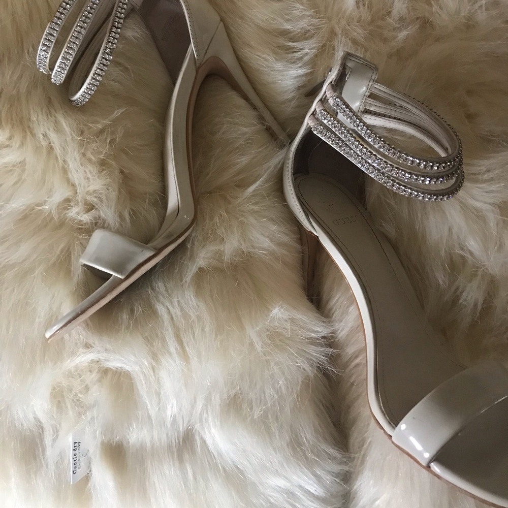 GUESS CRYSTAL ANKLE NUDE HEELS - Picture 3 of 5
